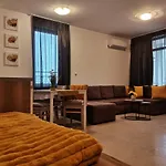 Apartment Orange в местност каваци,