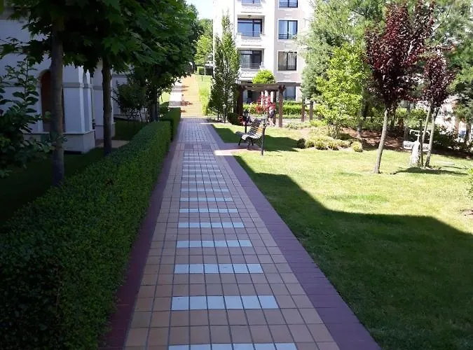 アパート Orange в местност каваци, *