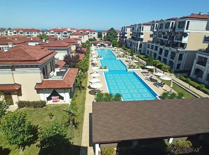 アパート Orange в местност каваци,